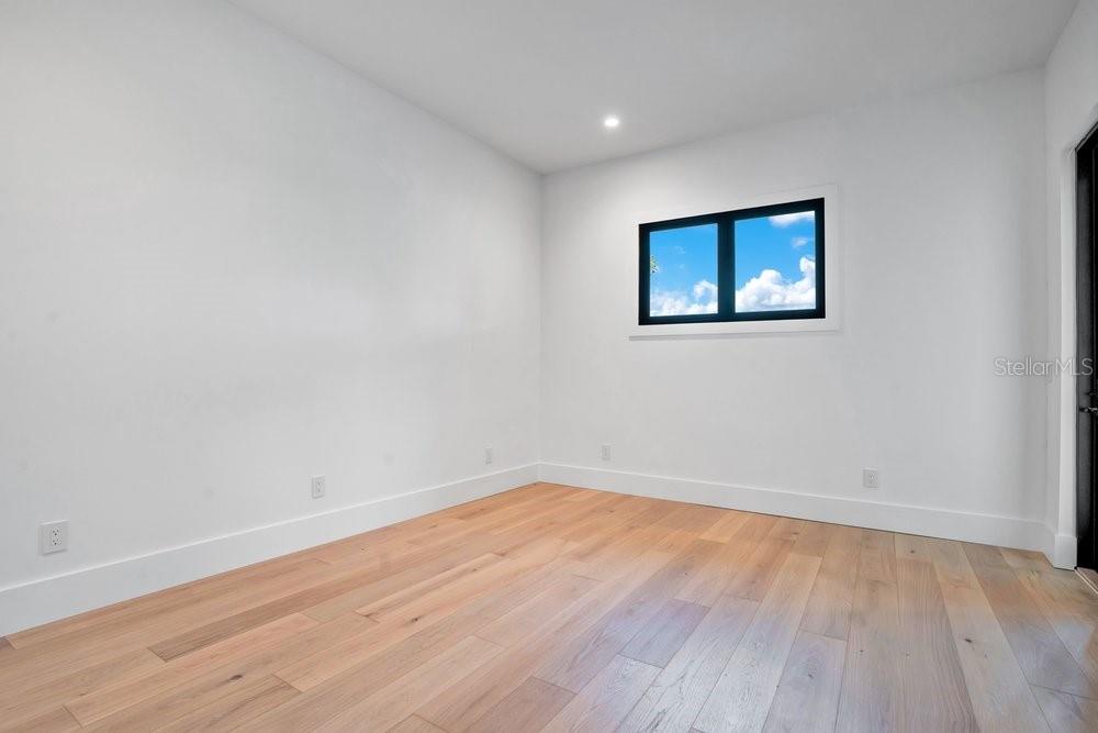 KEENES POINTE - Residential