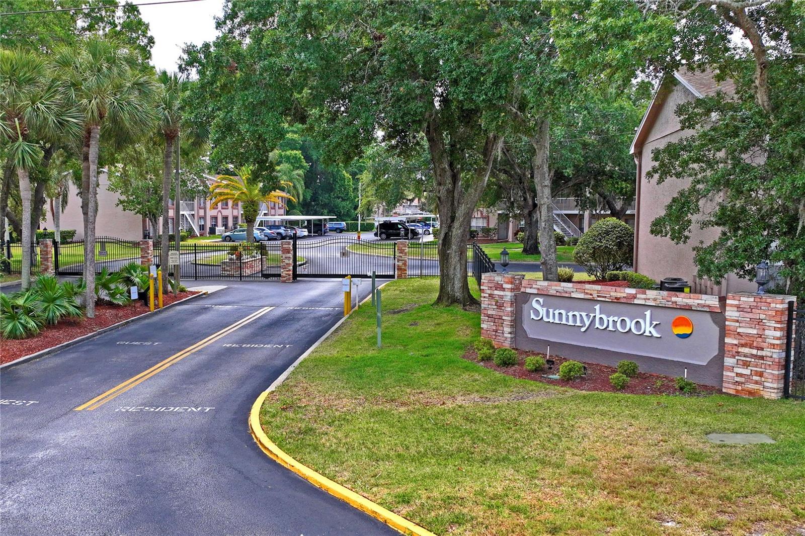 SUNNYBROOK CONDO 01 - Residential