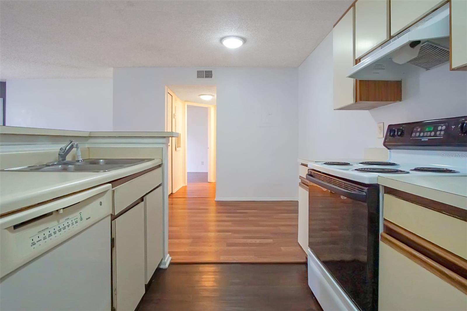 CASCADES AT KISSIMMEE CONDO - Residential Lease