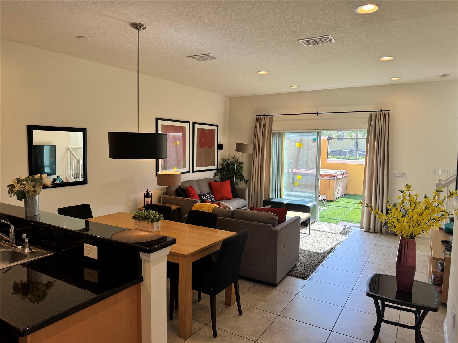 ENCANTADA PH 2 - Residential