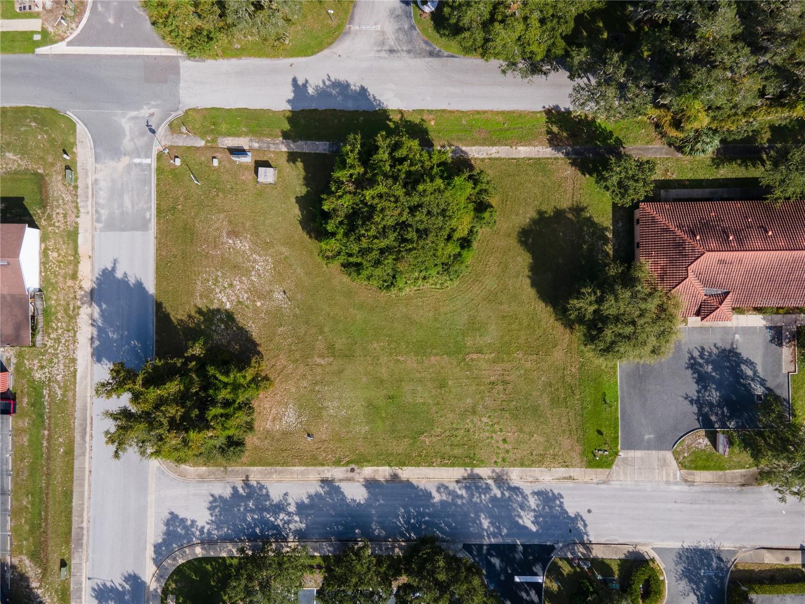 LEESBURG L R M C PROFESSIONAL OFFICE 01 - Land