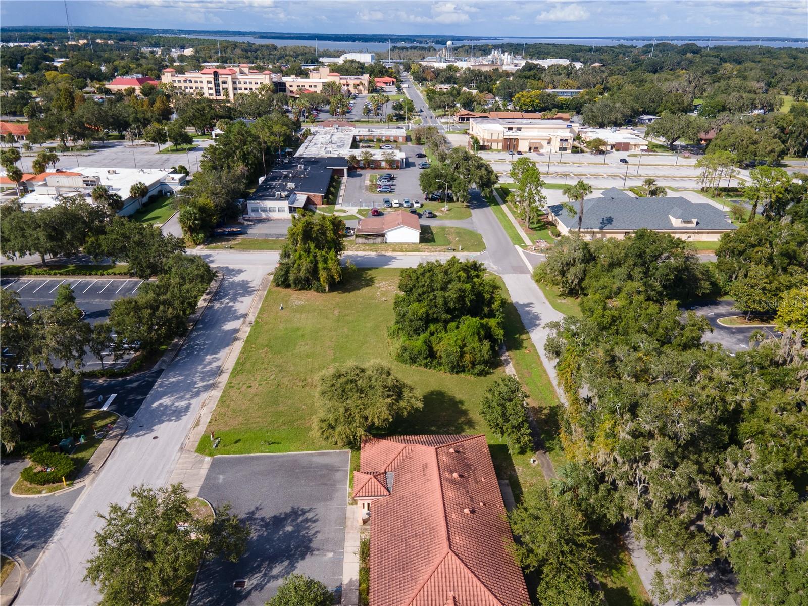 LEESBURG L R M C PROFESSIONAL OFFICE 01 - Land