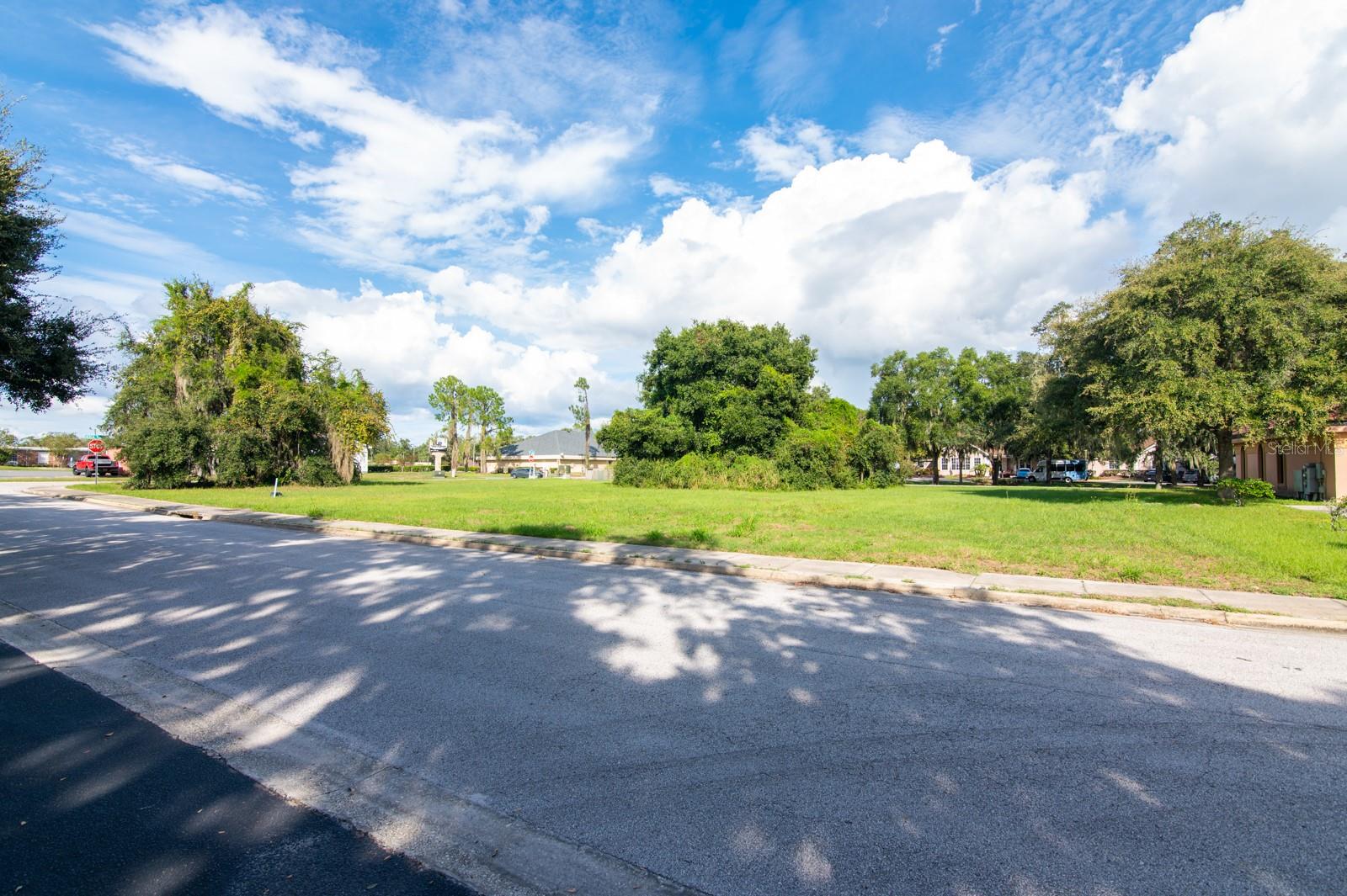 LEESBURG L R M C PROFESSIONAL OFFICE 01 - Land