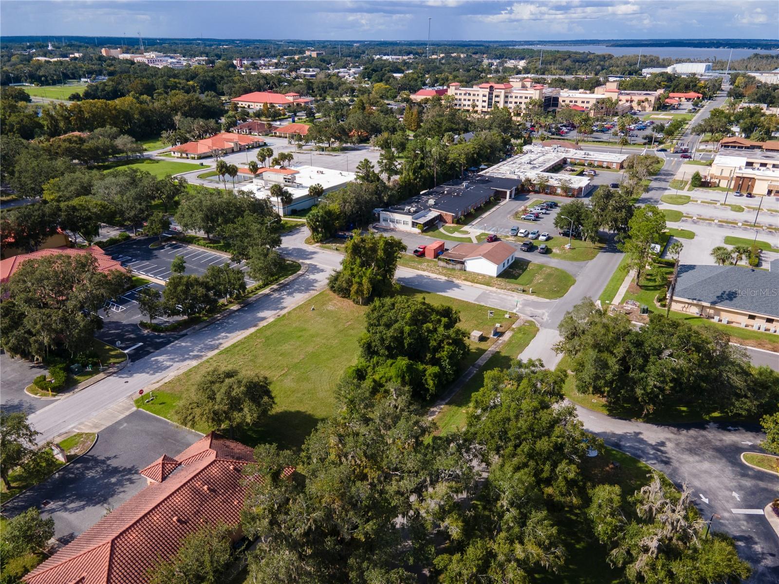 LEESBURG L R M C PROFESSIONAL OFFICE 01 - Land