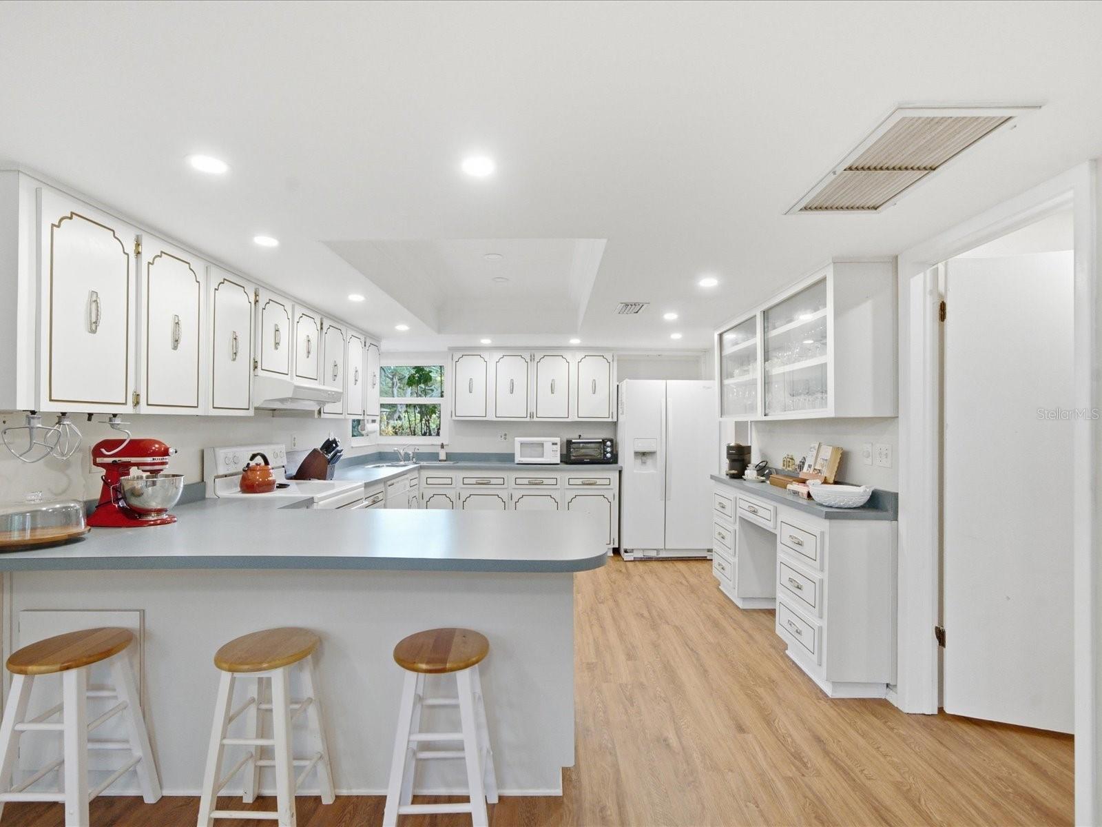 EXPLORERS COVE - Residential