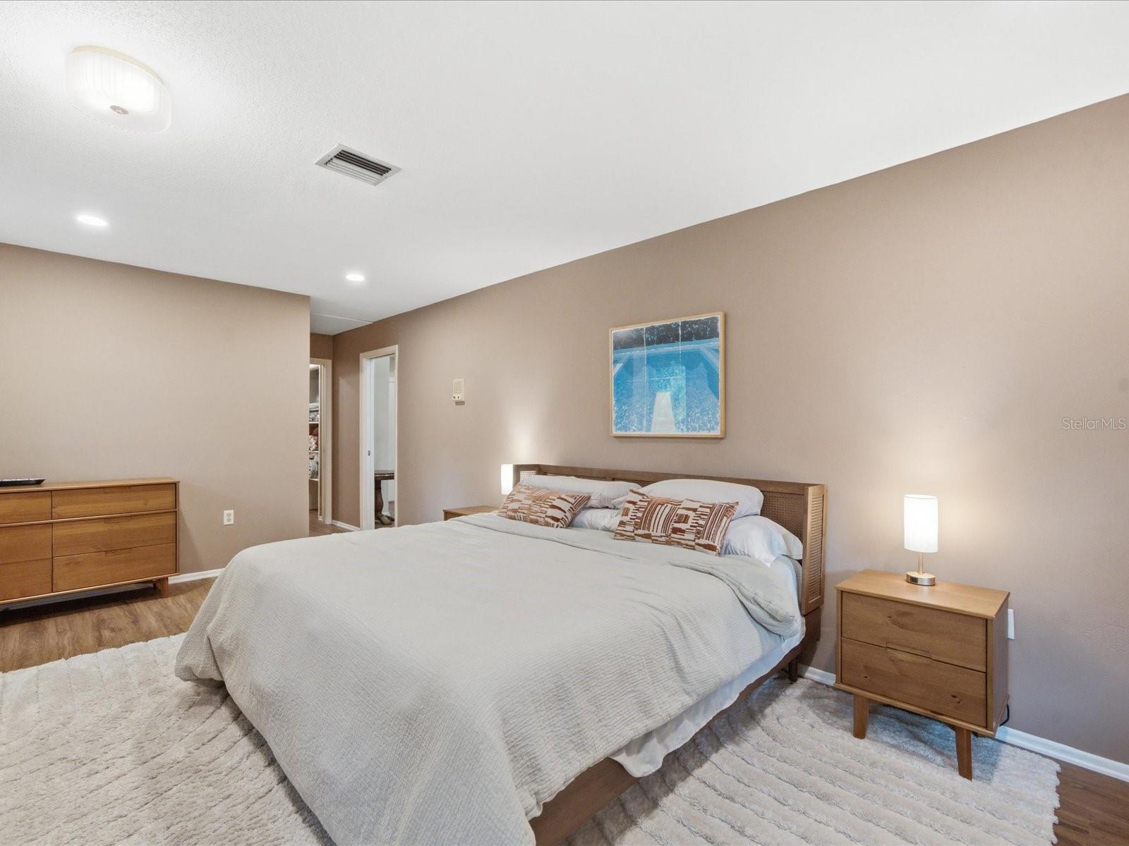 EXPLORERS COVE - Residential