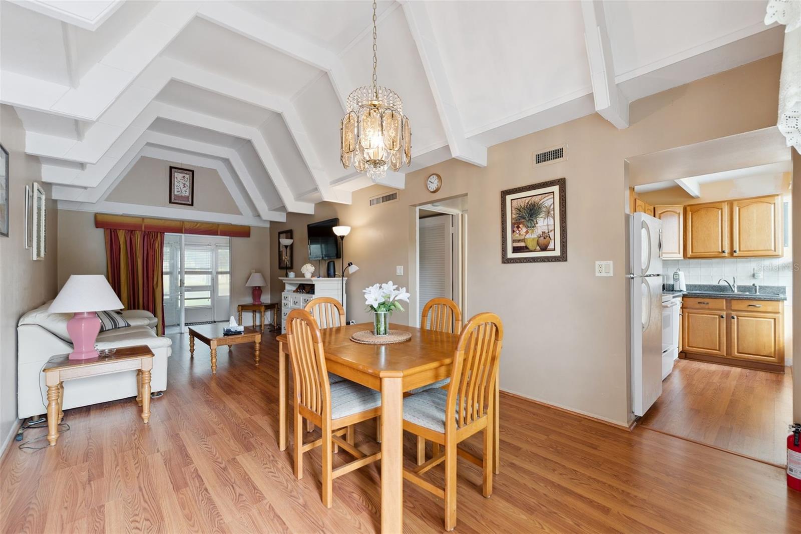 LAKESHORE CLUB - Residential