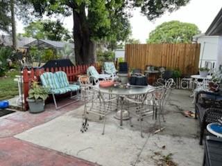 LA VILLA GARDENS - Residential