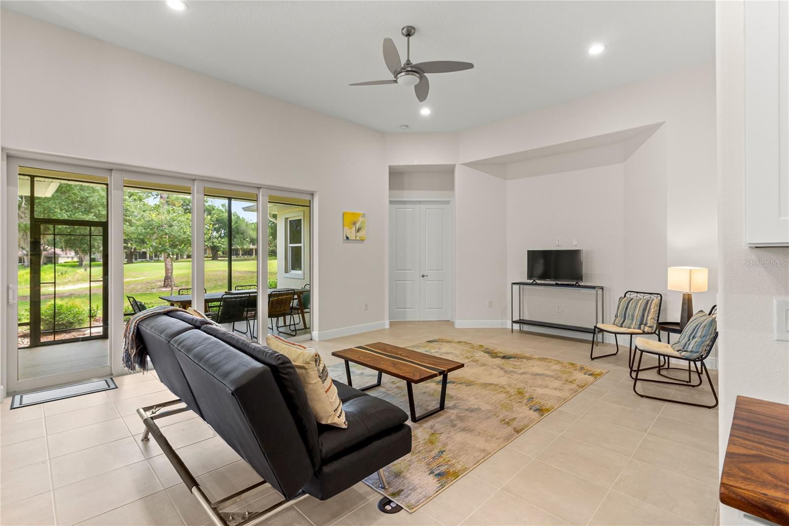 HARBOR HILLS - Residential