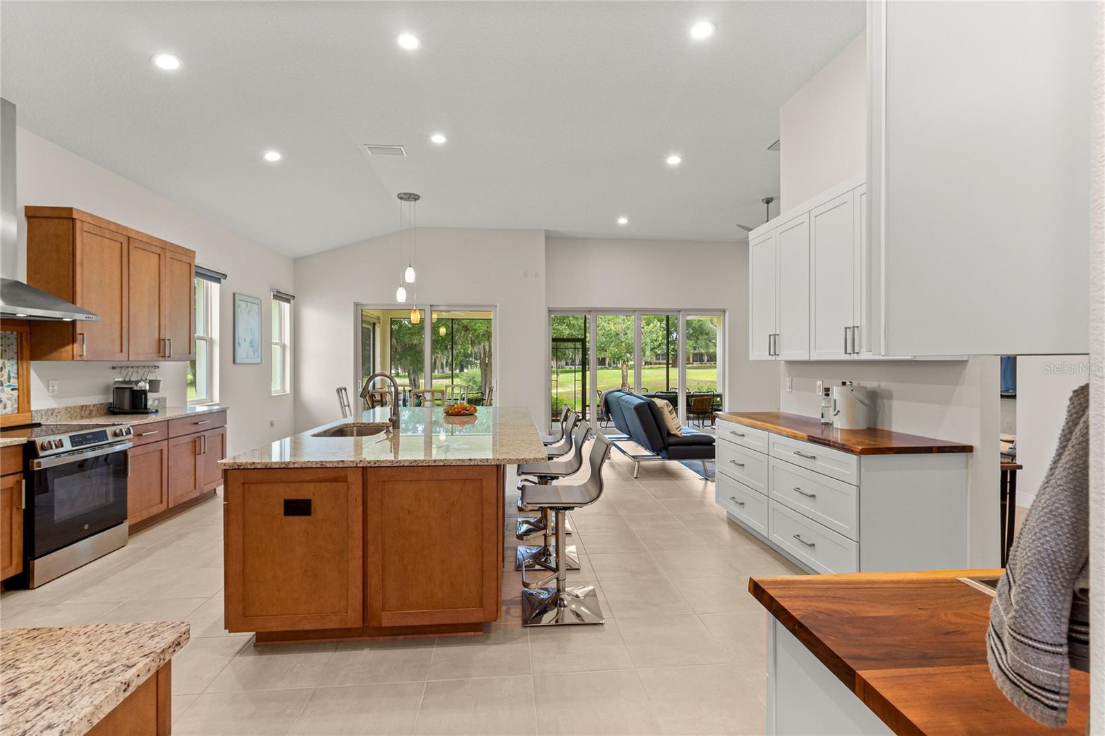 HARBOR HILLS - Residential