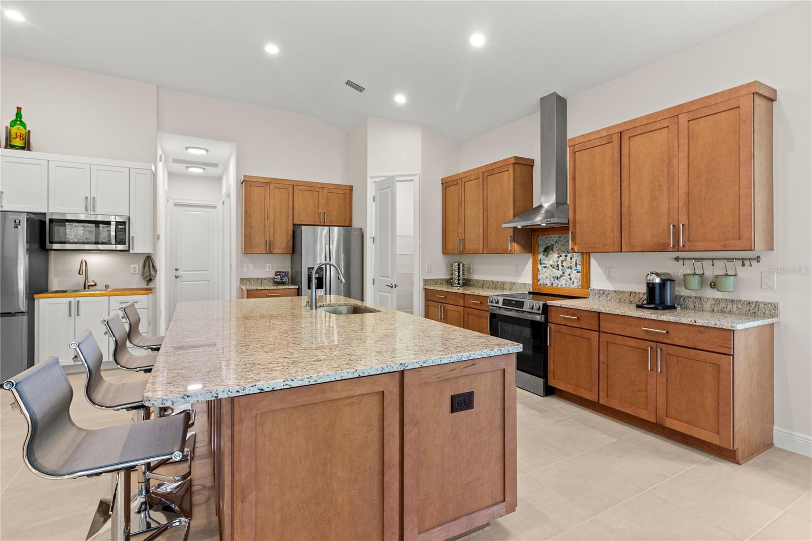 HARBOR HILLS - Residential