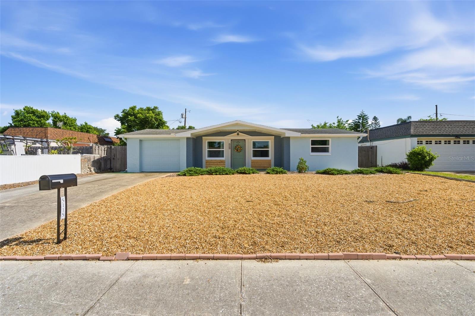 COLONIAL HILLS - Residential