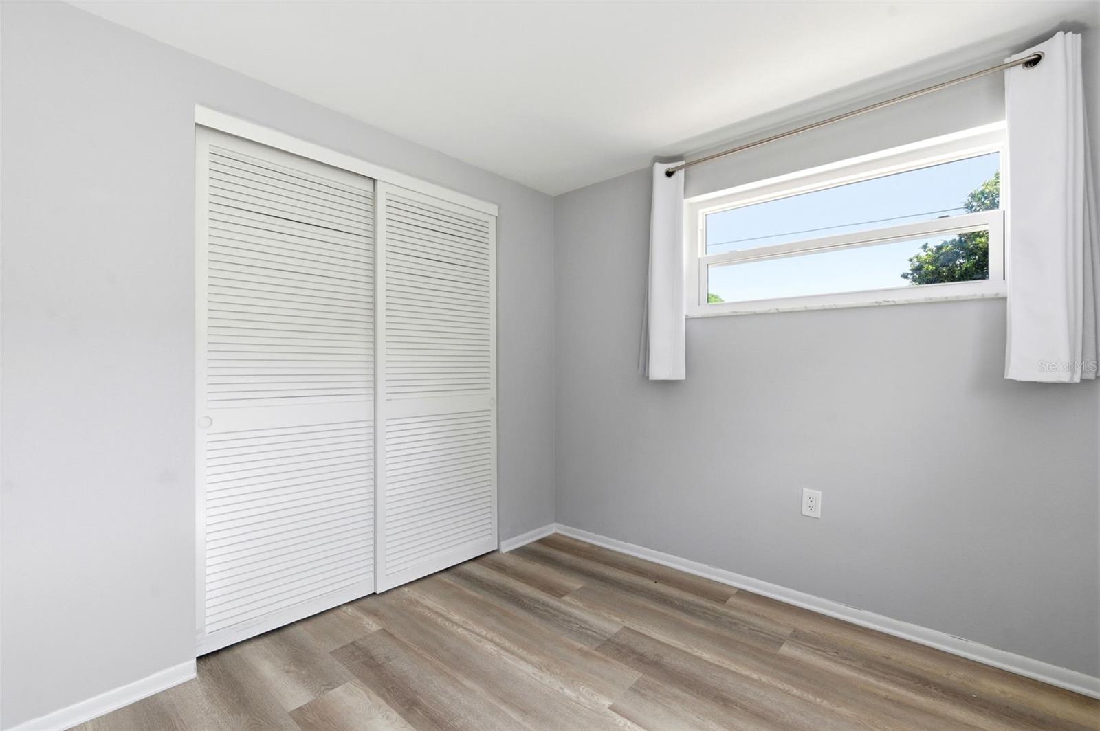 COLONIAL HILLS - Residential