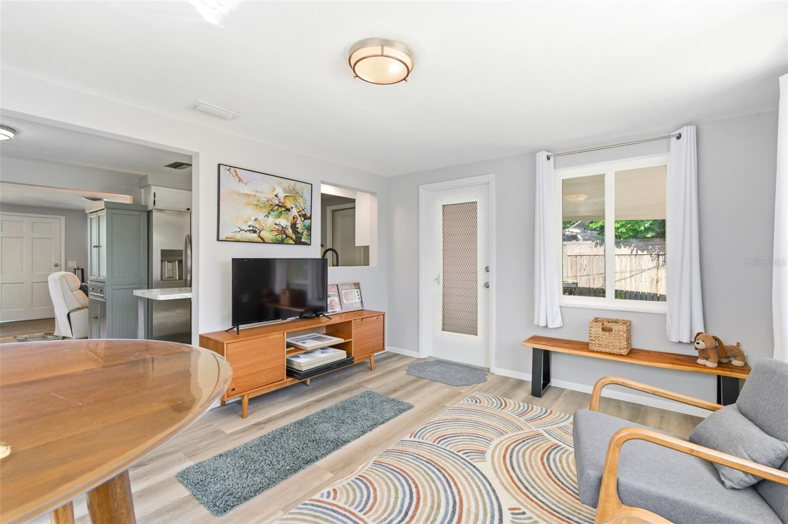 COLONIAL HILLS - Residential