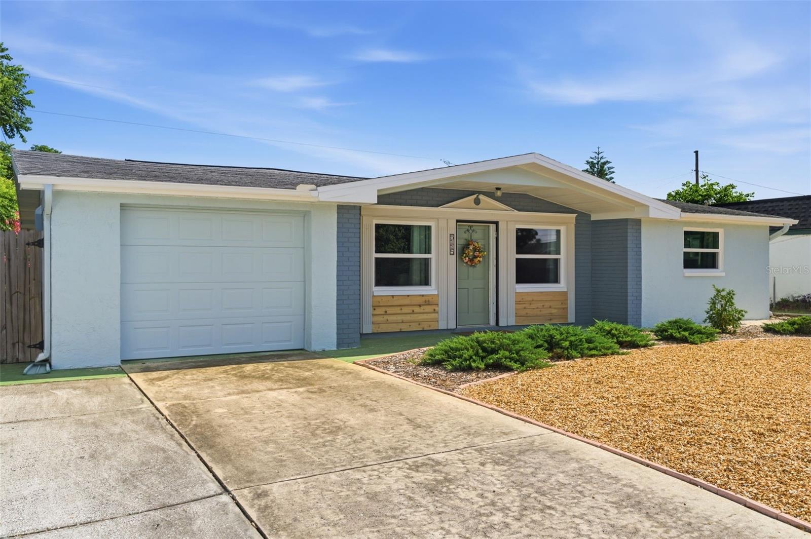 COLONIAL HILLS - Residential