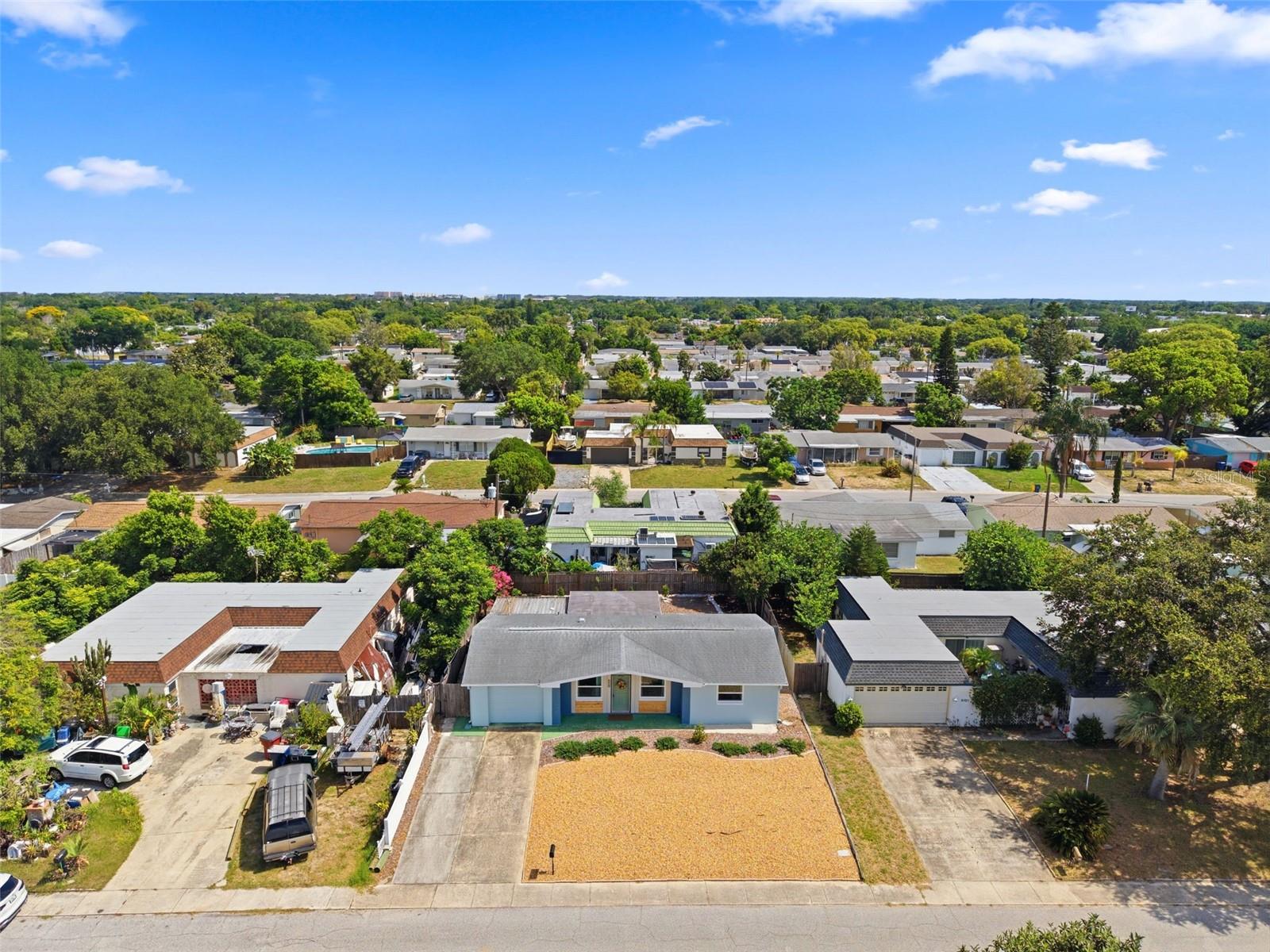 COLONIAL HILLS - Residential