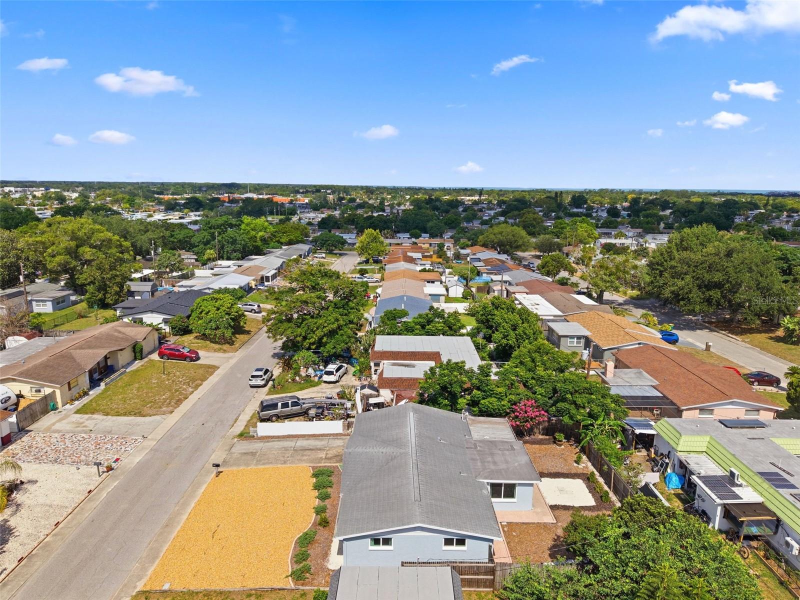 COLONIAL HILLS - Residential