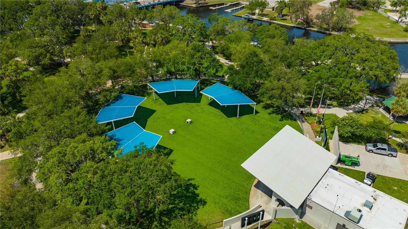 COLONIAL HILLS - Residential