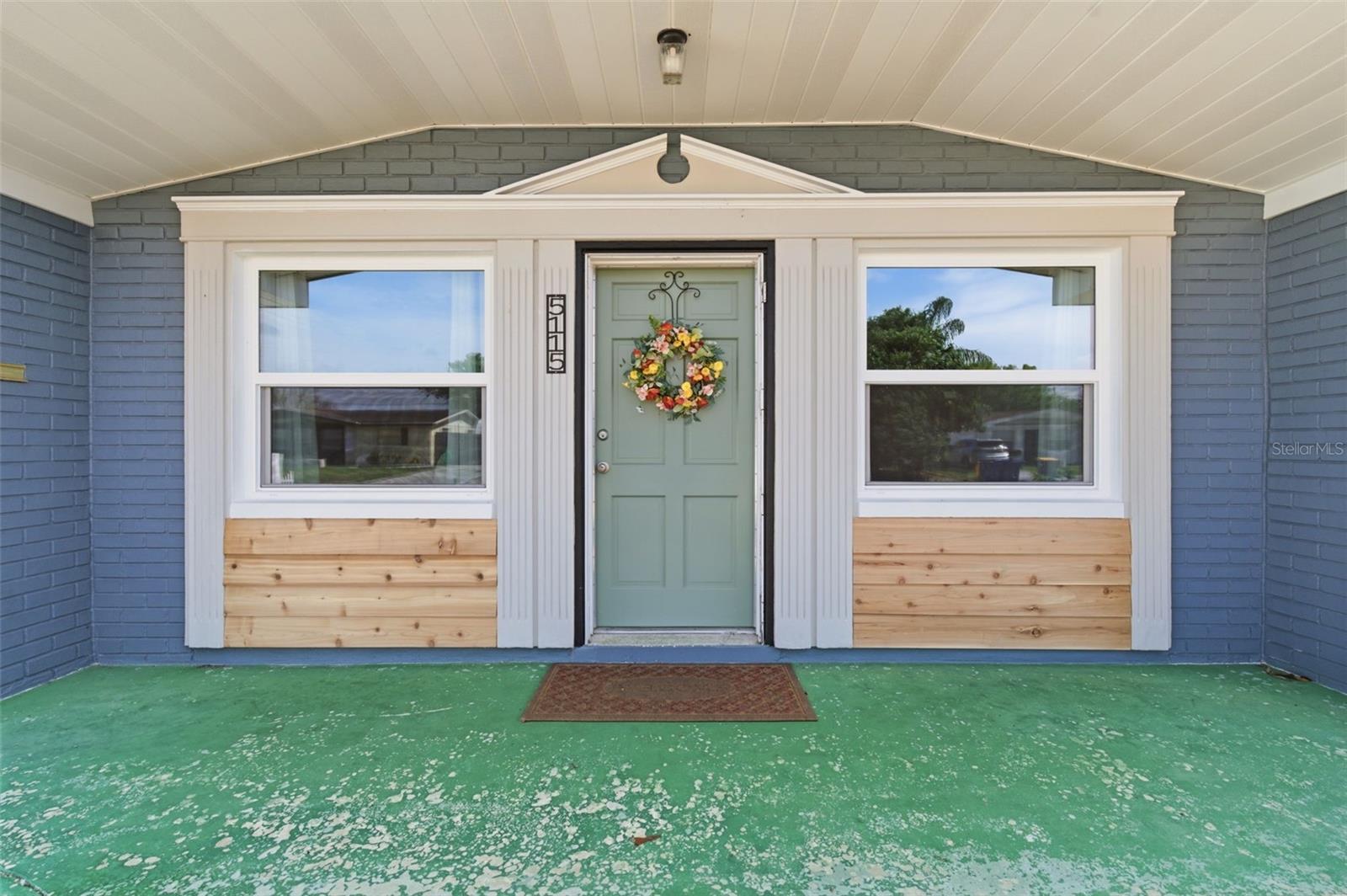 COLONIAL HILLS - Residential