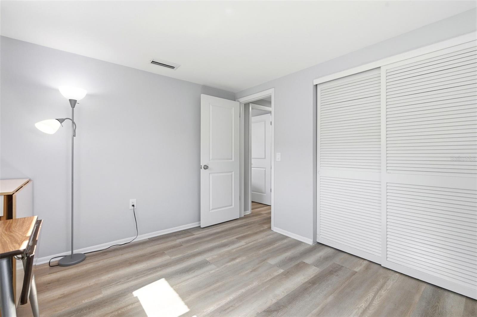 COLONIAL HILLS - Residential