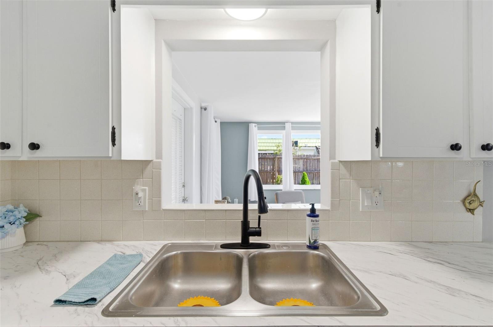 COLONIAL HILLS - Residential