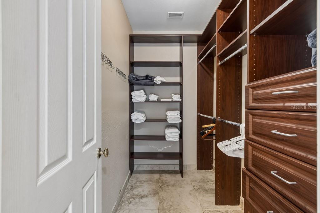 LAUREL OAK ESTATES SEC 03 - Residential