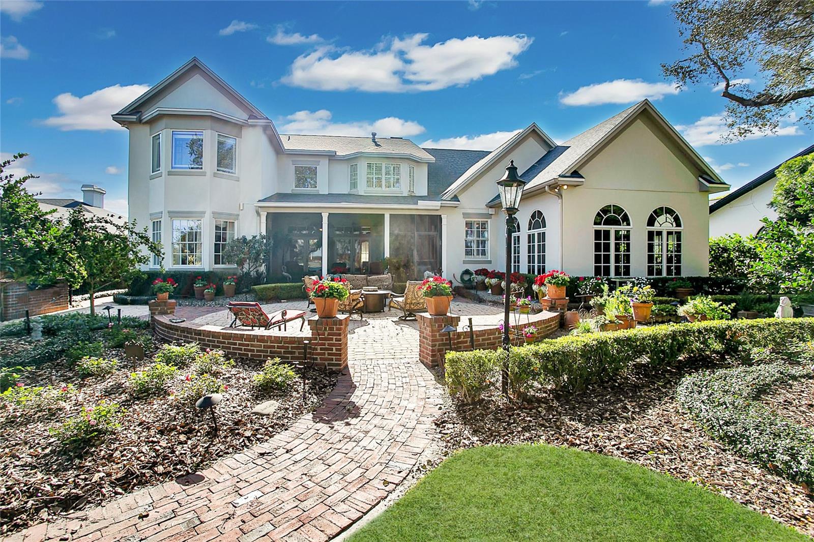 RIVER OAKS - Residential