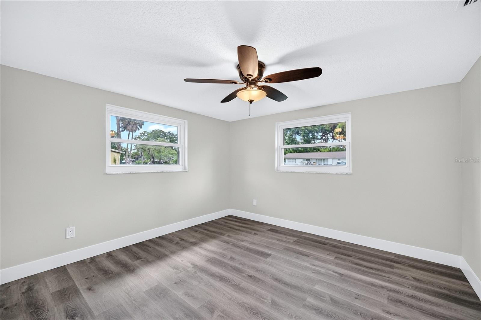 BAY PARK ESTATES - Residential