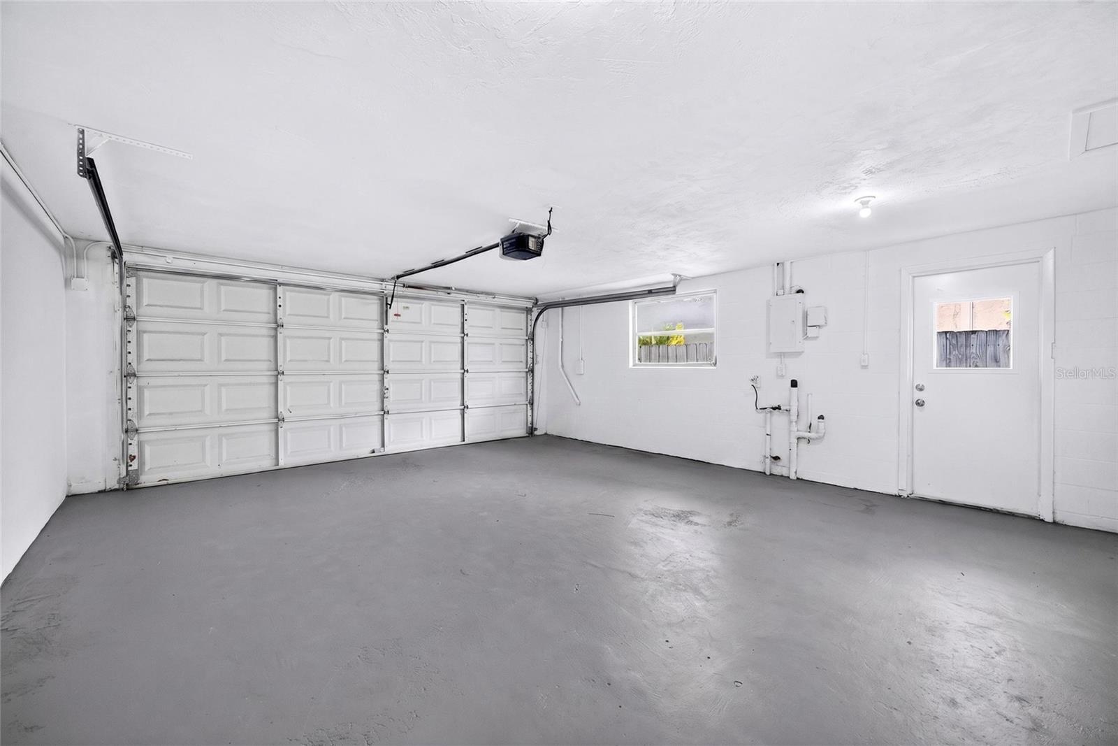 BAY PARK ESTATES - Residential