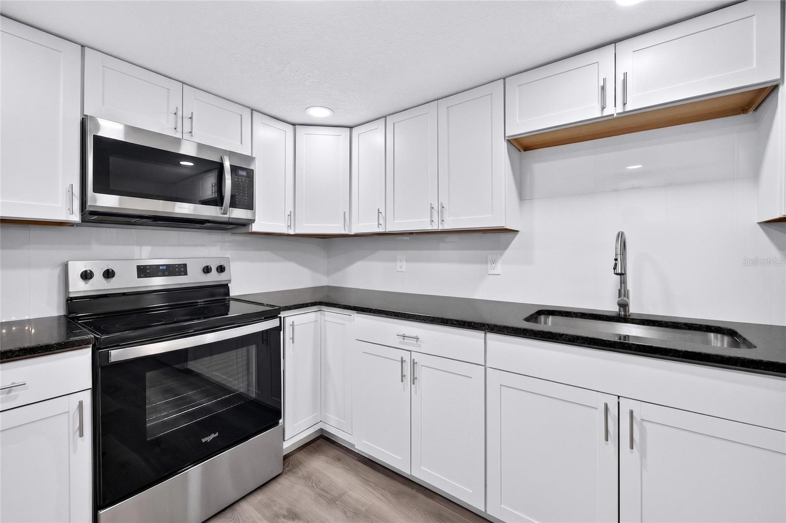 BAY PARK ESTATES - Residential
