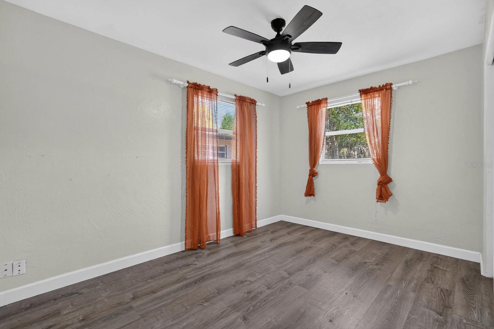 ROGERS PARK MELROSE ORMOND MB 19 PG 74 PER OR - Residential