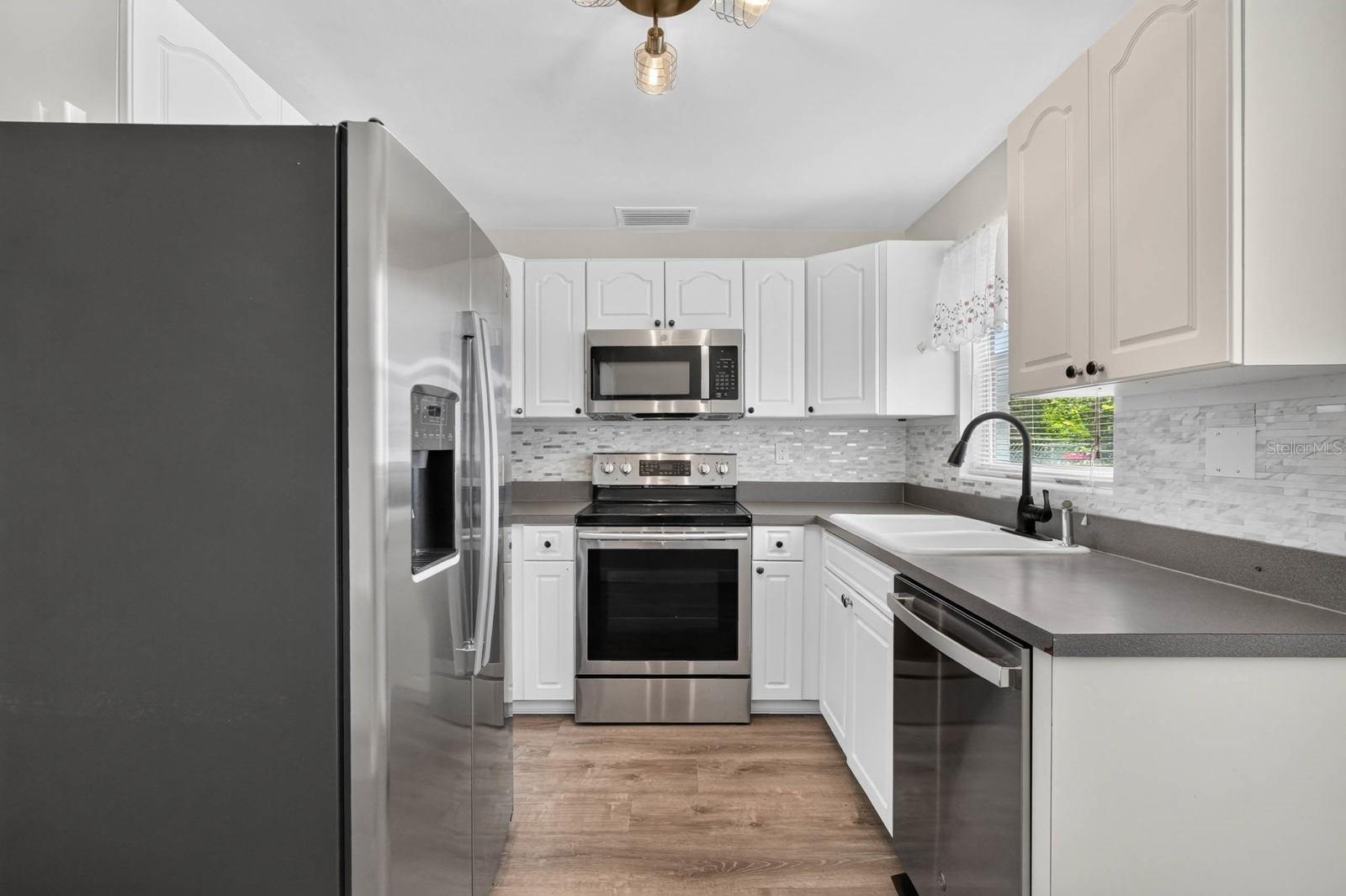 ROGERS PARK MELROSE ORMOND MB 19 PG 74 PER OR - Residential