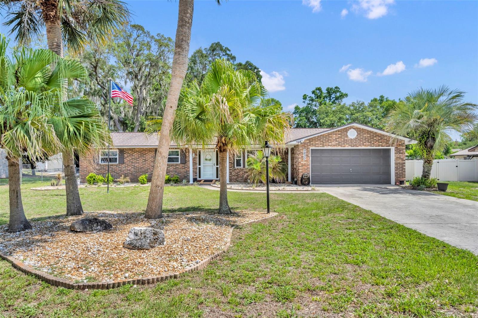 COUNTRY CLUB VIEW - Residential