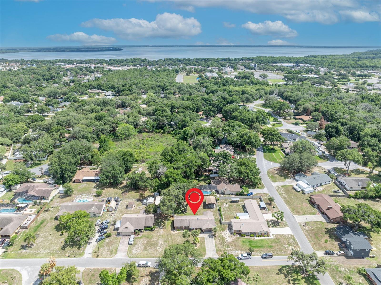 COUNTRY CLUB VIEW - Residential