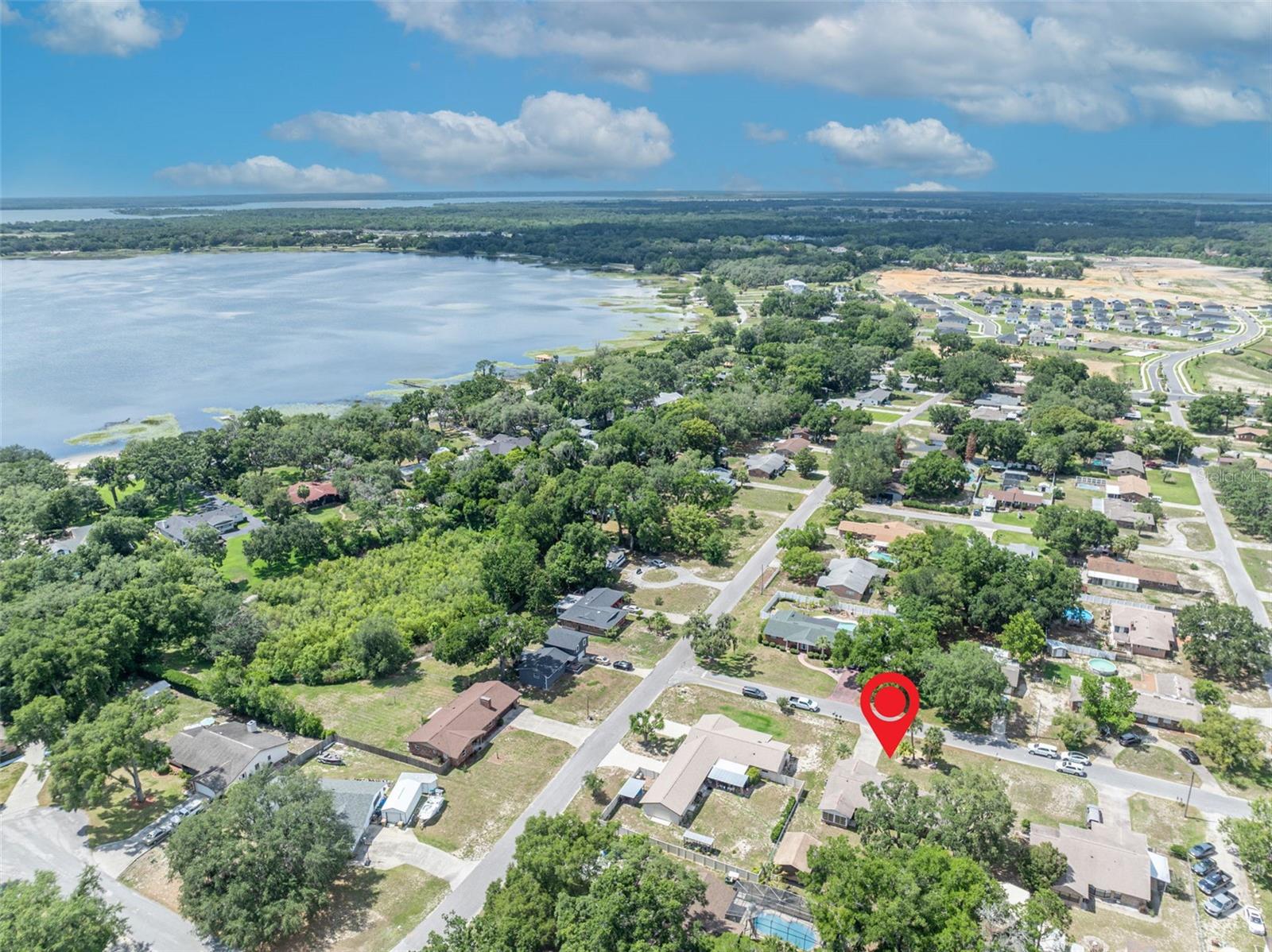 COUNTRY CLUB VIEW - Residential