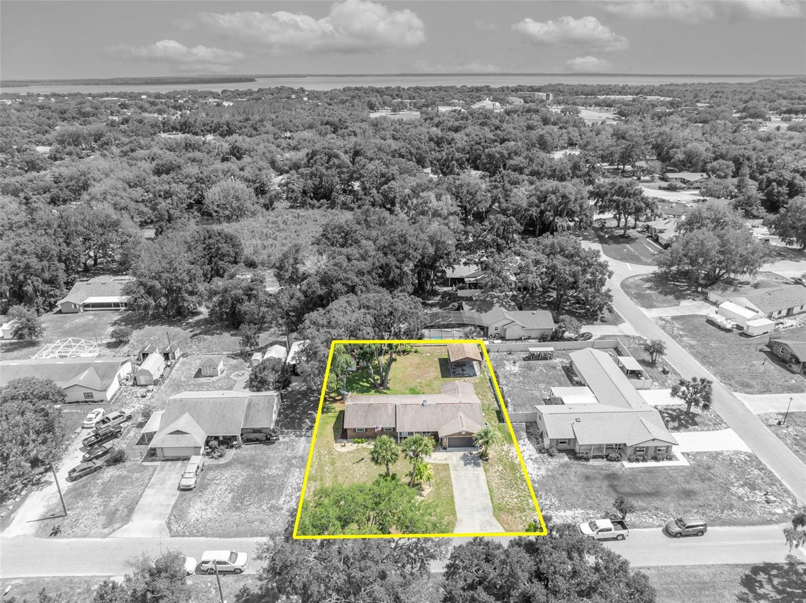 COUNTRY CLUB VIEW - Residential