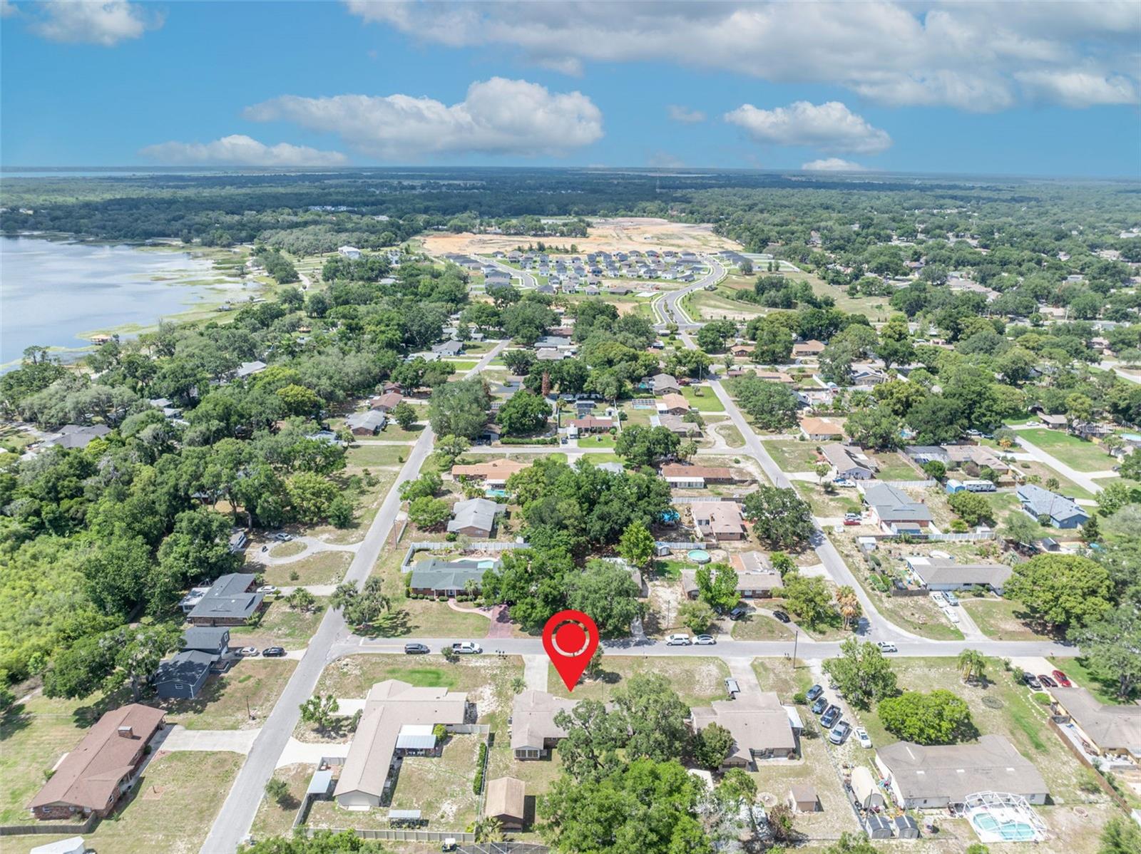 COUNTRY CLUB VIEW - Residential