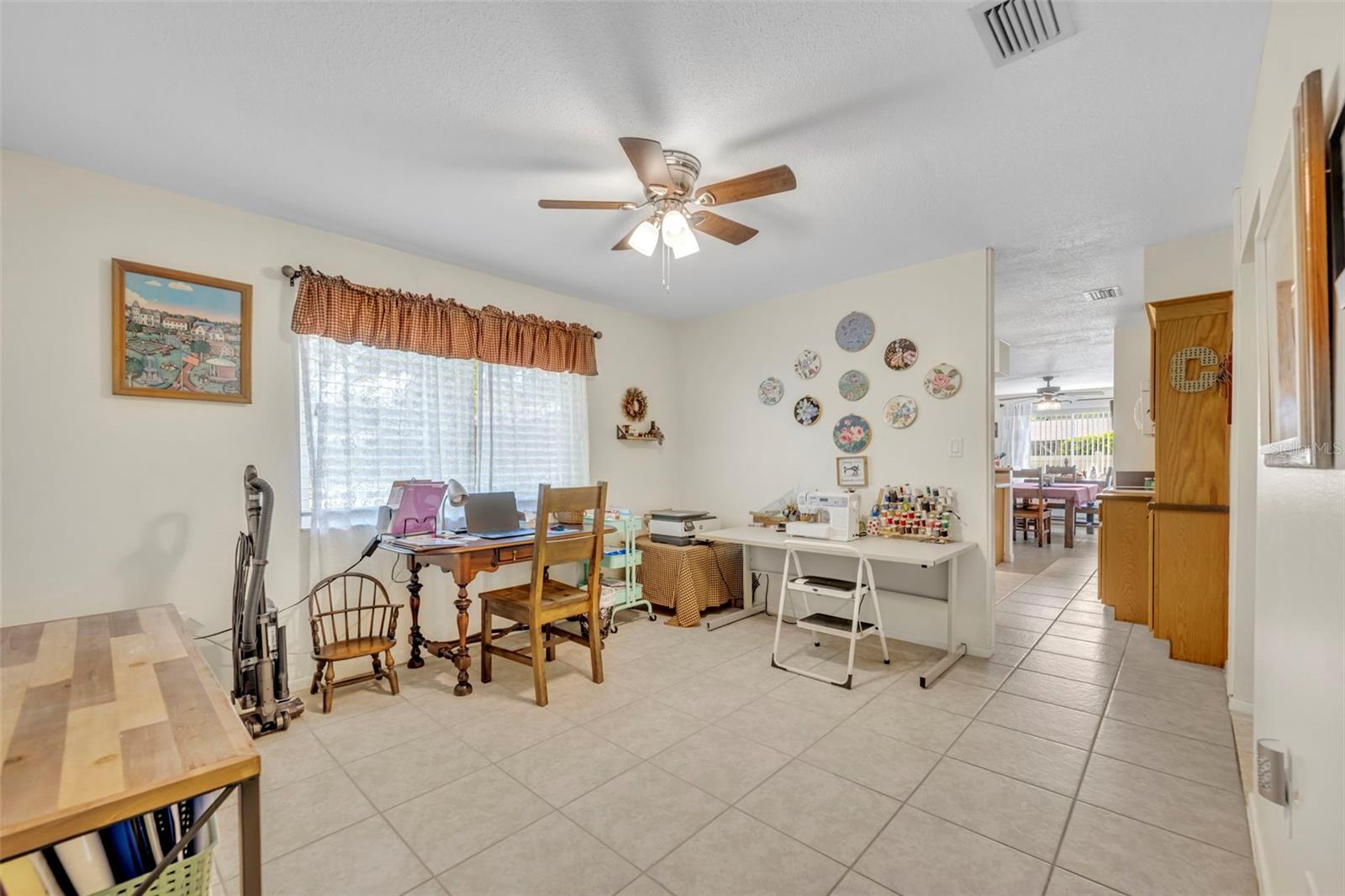 COUNTRY CLUB VIEW - Residential