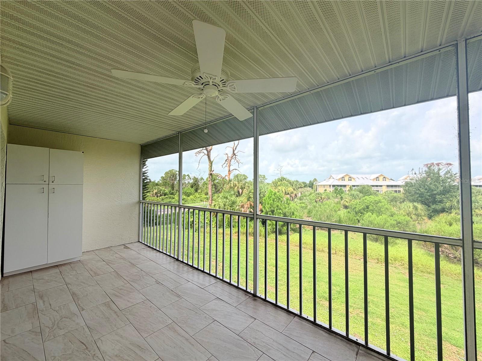 GOLDEN TEE PH 01 BLDG 14 - Residential