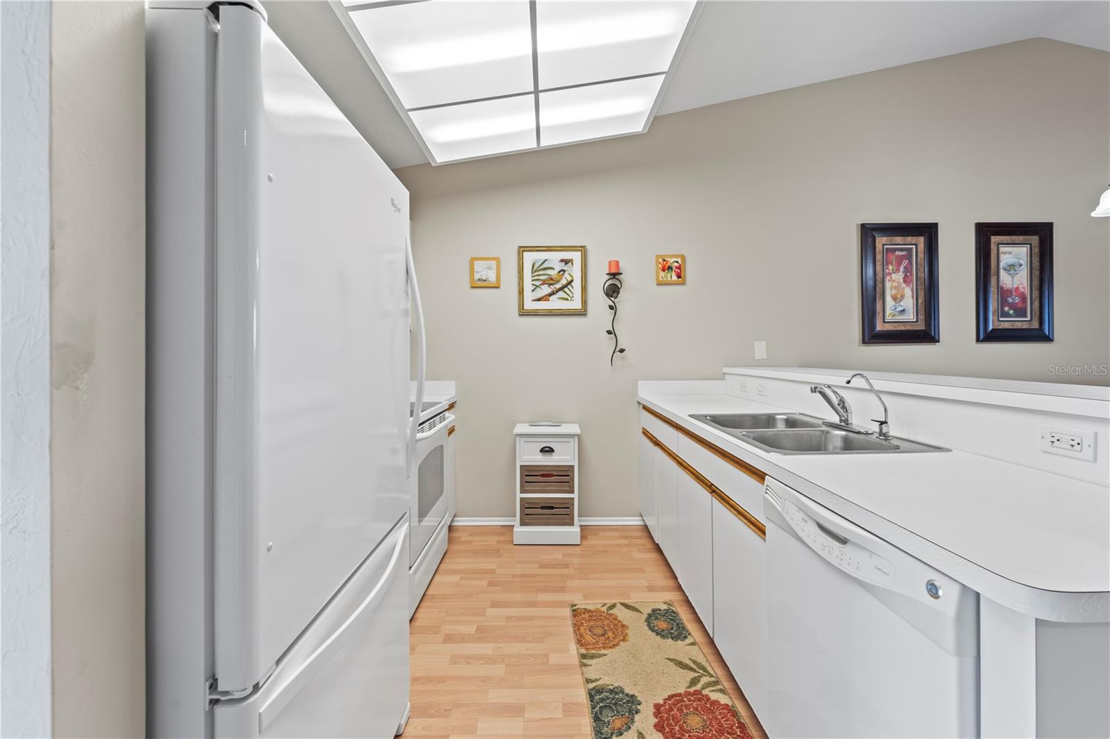 GOLDEN TEE PH 01 BLDG 14 - Residential