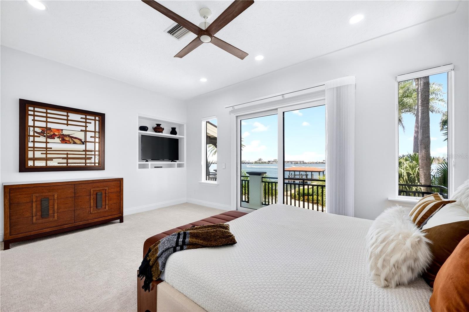 SUNSET HARBOR - Residential
