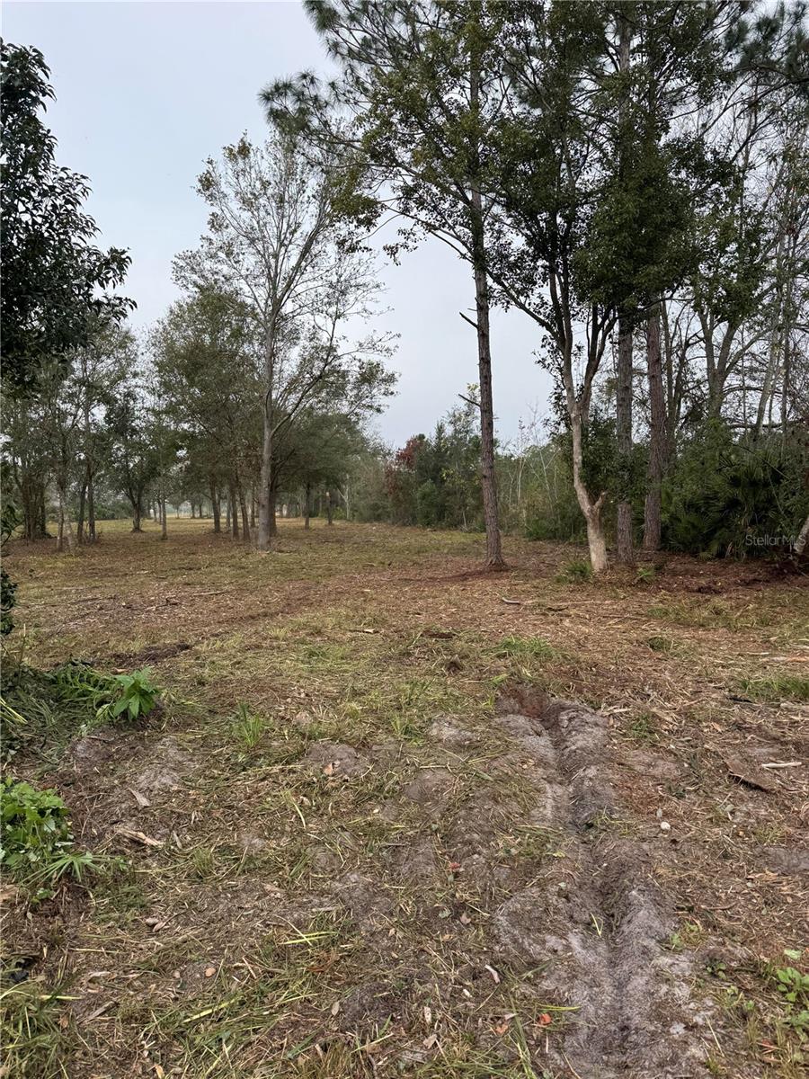 OAKRIDGE ESTATES - Land