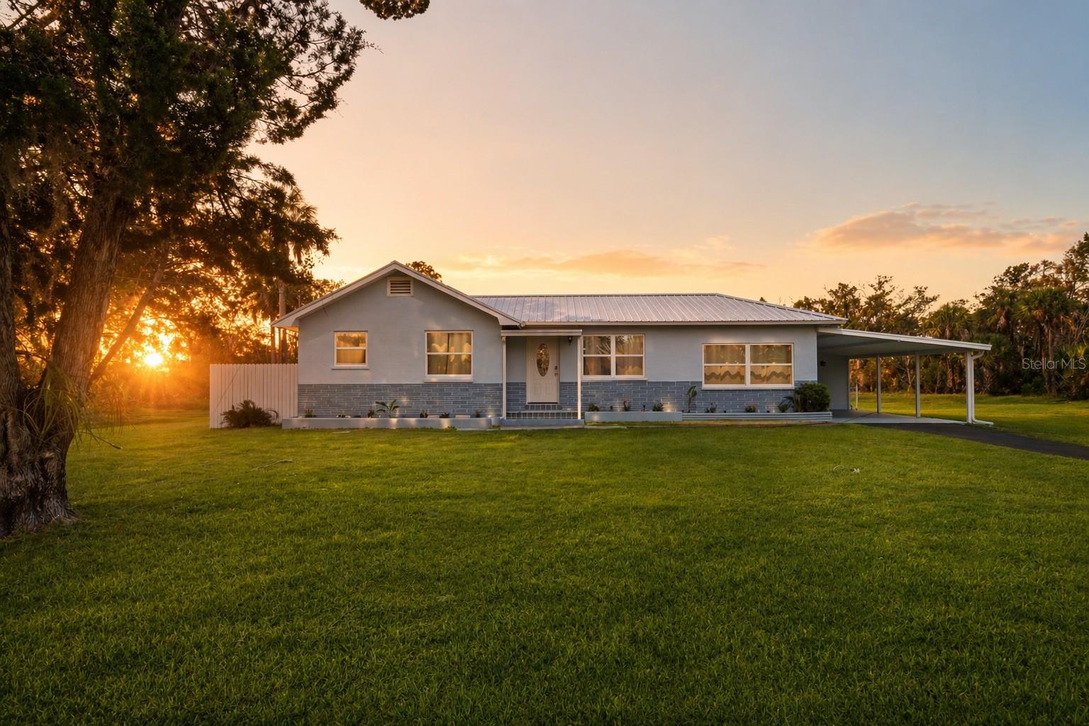 SUNNY SHORES - Residential
