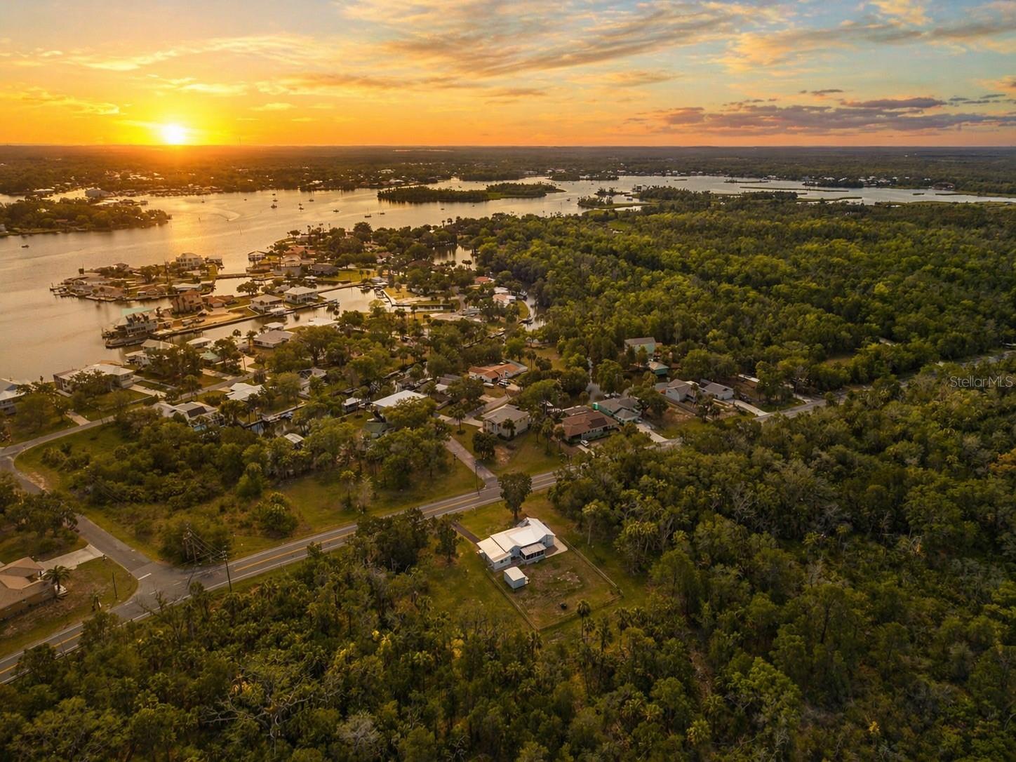 SUNNY SHORES - Residential