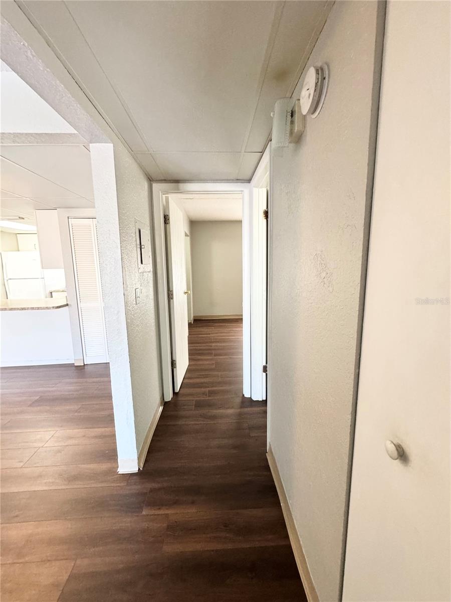 MASON & CARSWELLS HOLLY HILL - Residential Lease