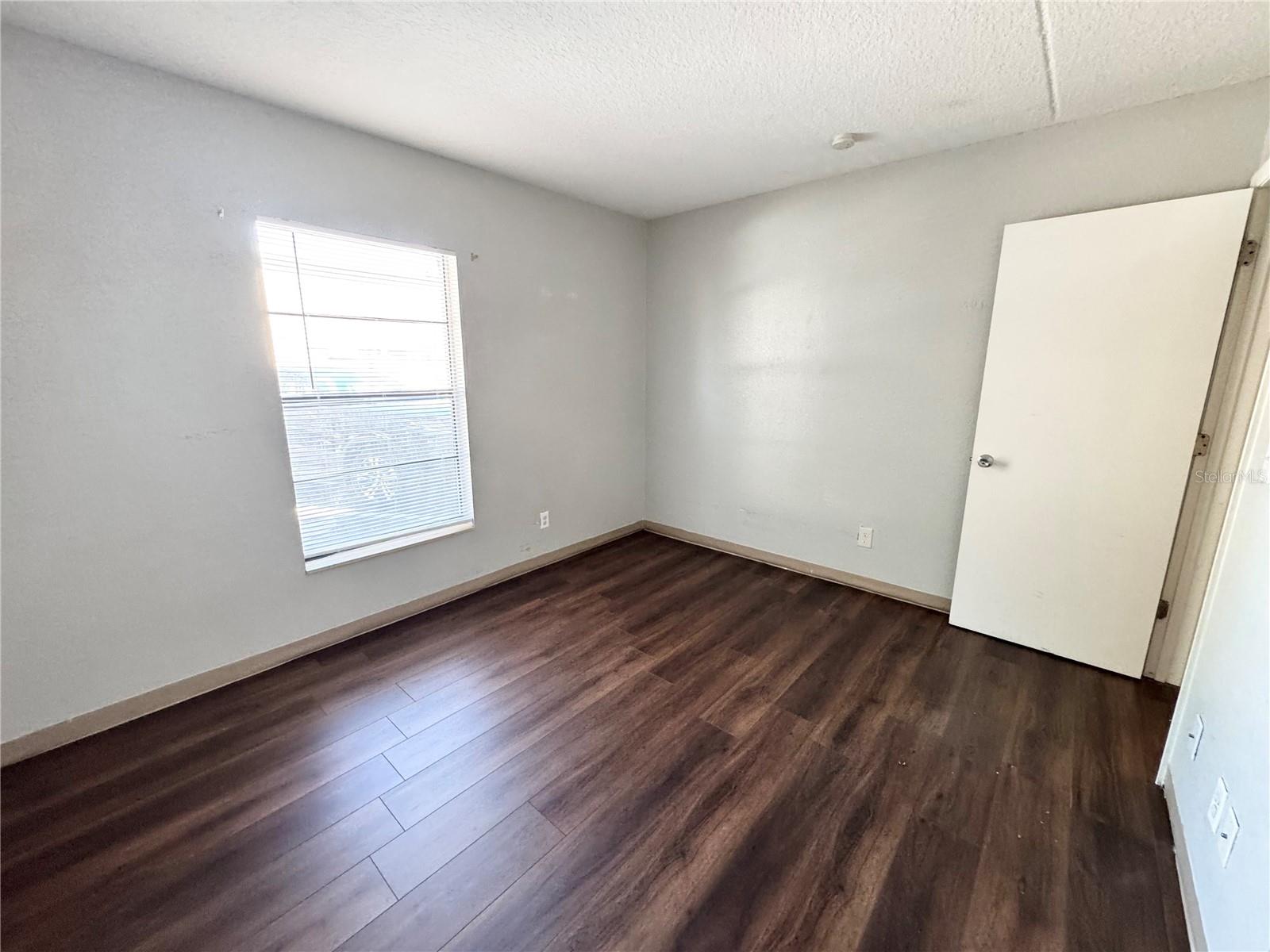 MASON & CARSWELLS HOLLY HILL - Residential Lease