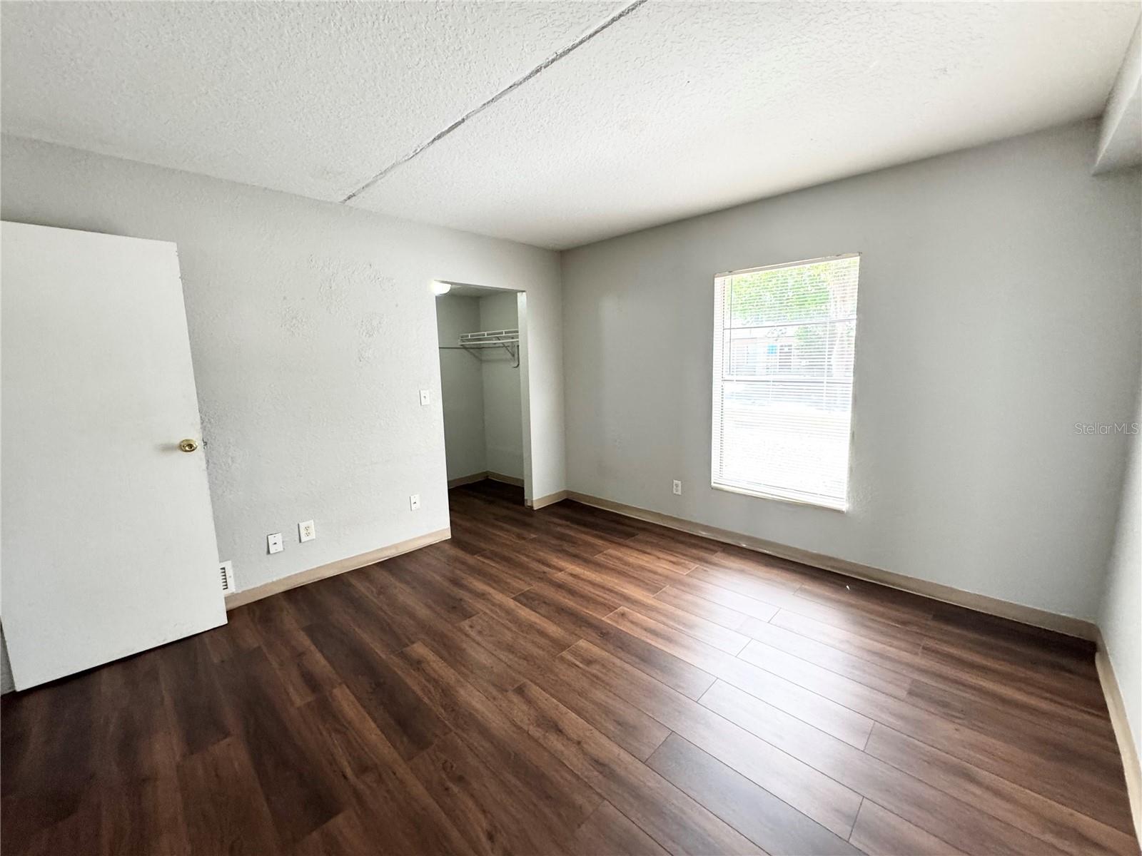 MASON & CARSWELLS HOLLY HILL - Residential Lease