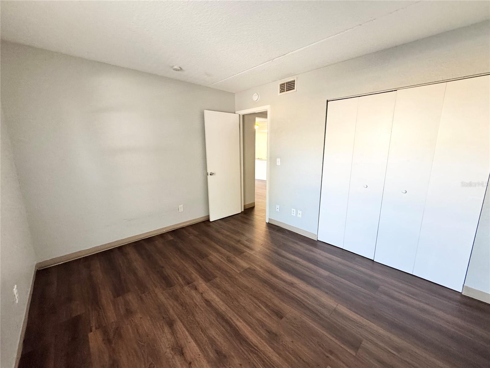 MASON & CARSWELLS HOLLY HILL - Residential Lease