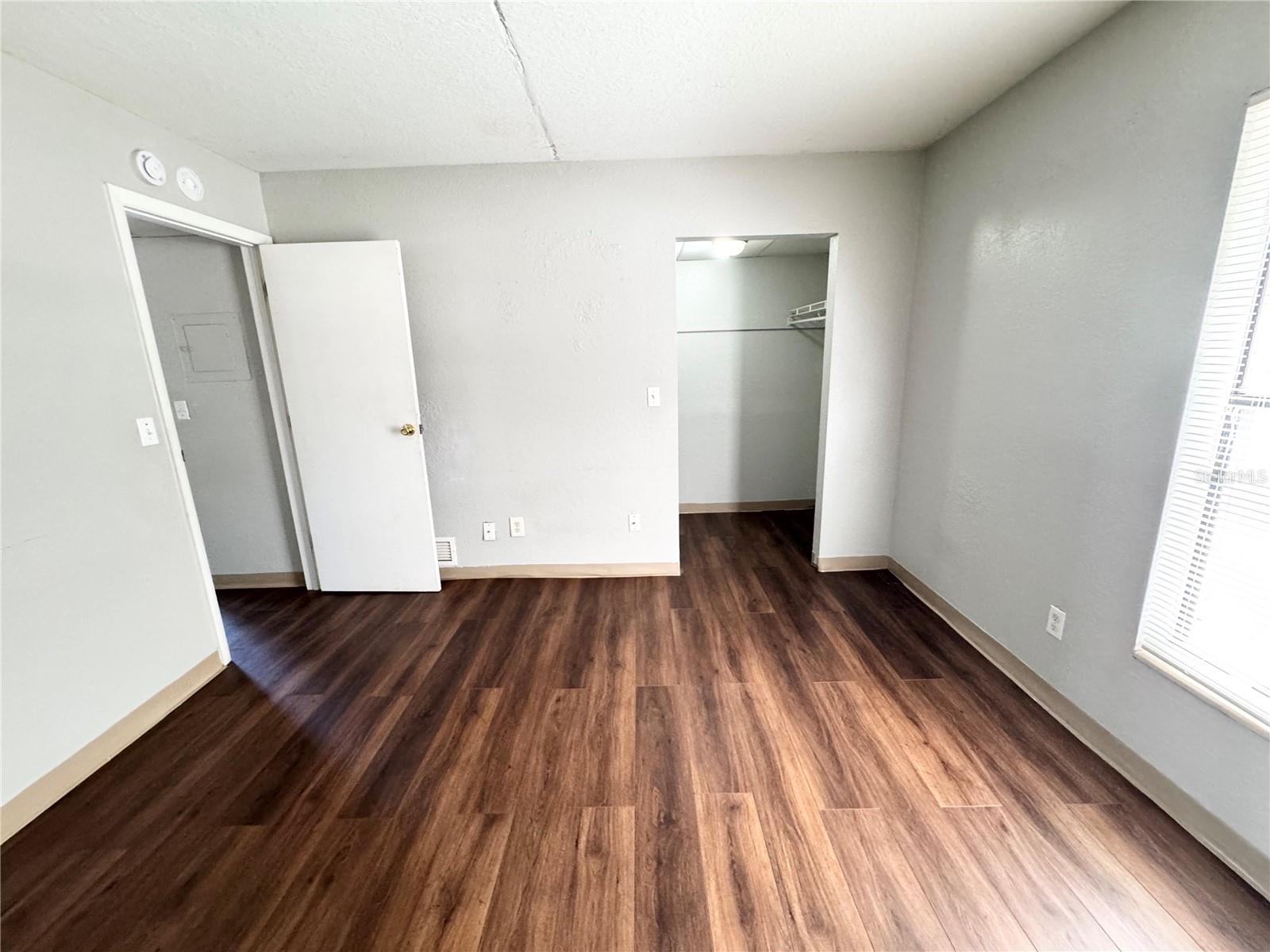 MASON & CARSWELLS HOLLY HILL - Residential Lease