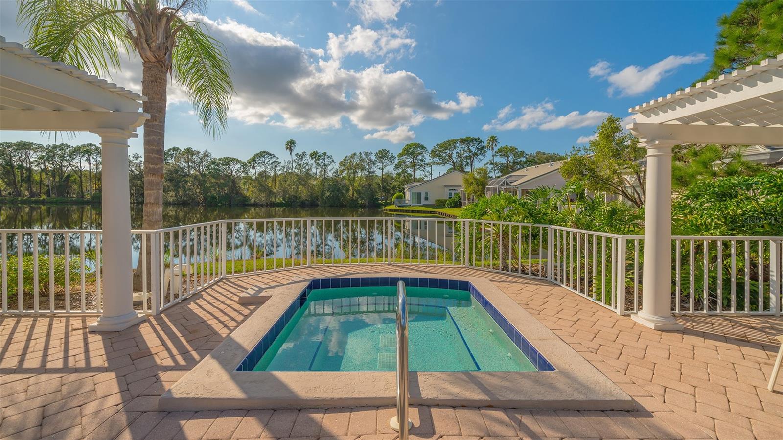 UNIVERSITY PARK COUNTRY CLUB - Residential